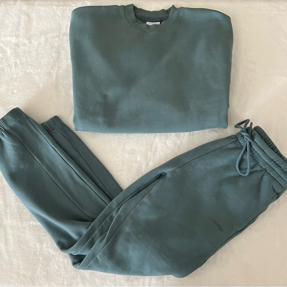 Aritzia cozy fleece sweat set